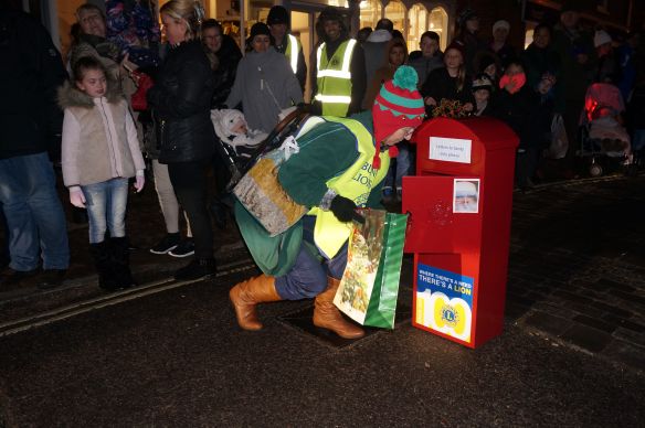 Sabta's Elf empties his Special Delivery postbox